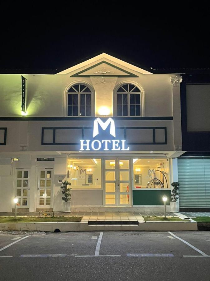 M Hotel Τζόχορ Μπάχρου Εξωτερικό φωτογραφία